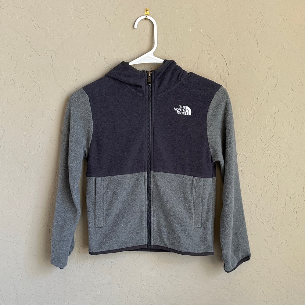 The‎ NorthFace gray and black  zip up front kids outerwear size 7/8